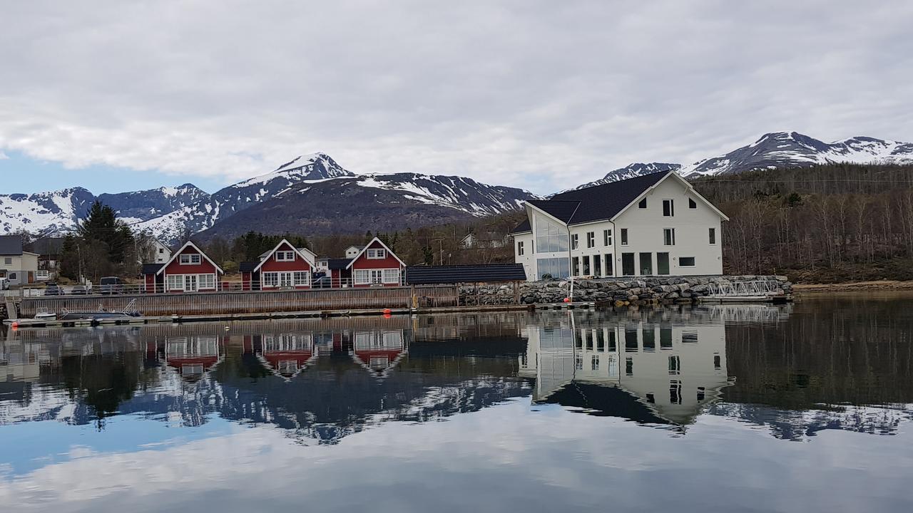 Senja Fjordhotell And Apartments Stonglandseidet Kültér fotó